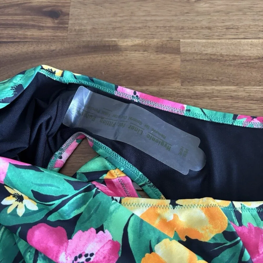 NWT $45 Old Navy Floral One Piece Swim‎ Suit 3X Criss Cross Knot Resort Vacation